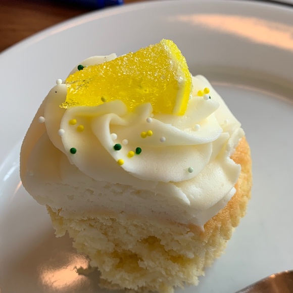 Meet your Posher, Josie - Picture 1 of 1